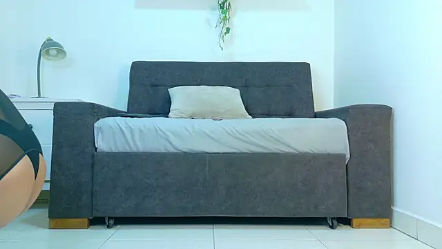 Snapshot of RiriiBrunette__ chatting on May 21, 2026, 7:44 pm RiriiBrunette online show from May 21, 2026, 7:44 pm