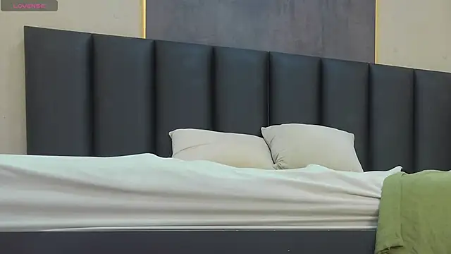 RiriiBrunette   online show from April 7, 2026, 3:25 pm