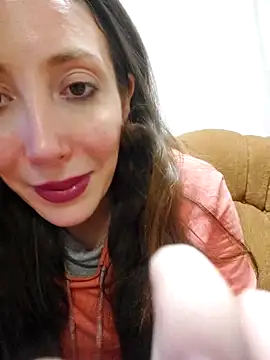 HellaryTourent online show from January 14, 2026, 4:21 pm