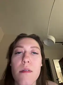 Bambi-Live online show from September 16, 2025, 7:04 pm