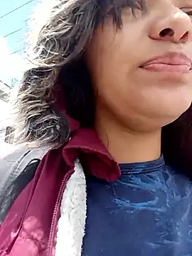 mia blue01 online show from September 25, 2025, 3:40 pm