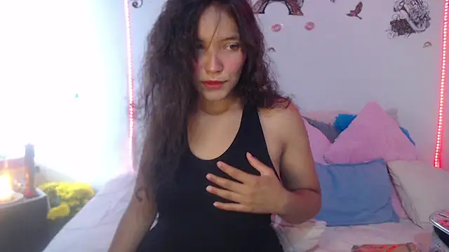 mia blue01 online show from September 28, 2025, 4:25 pm