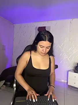 chloekitty69 online show from November 6, 2025, 11:25 am