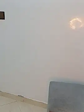 Snapshot of Queen-15 chatting on November 10, 2025, 6:02 pm Queen-15 online show from November 10, 2025, 6:02 pm