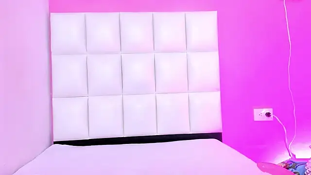 Horny ebonys online show from October 11, 2025, 8:21 pm