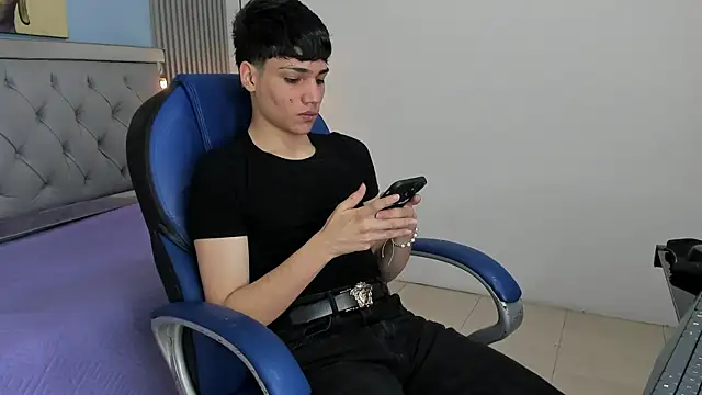 SamBlack  online show from April 18, 2026, 12:40 pm