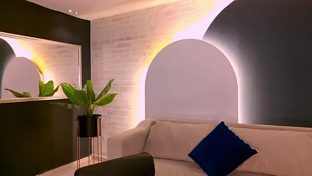 AgathaKondo  online show from November 13, 2025, 7:29 pm