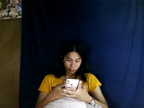 Snapshot of Asian_PrettyAle chatting on October 13, 2025, 11:45 am Asian PrettyAle online show from October 13, 2025, 11:45 am