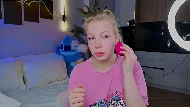 emilyshepar d online show from April 21, 2026, 1:42 am