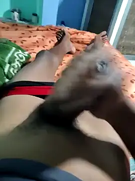 Snapshot of RAYI_Queen_4 chatting on February 19, 2026, 3:53 pm RAYI Queen 4 online show from February 19, 2026, 3:53 pm