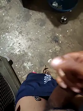 Snapshot of RAYI_Queen_4 chatting on January 14, 2026, 8:45 pm RAYI Queen 4 online show from January 14, 2026, 8:45 pm