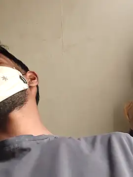 Snapshot of RAYI_Queen_4 chatting on December 14, 2025, 4:08 am RAYI Queen 4 online show from December 14, 2025, 4:08 am