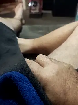 hubbyfun19 online show from April 12, 2026, 5:33 am