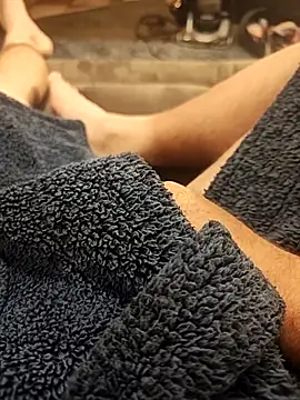 hubbyfun19 online show from October 25, 2025, 4:22 am