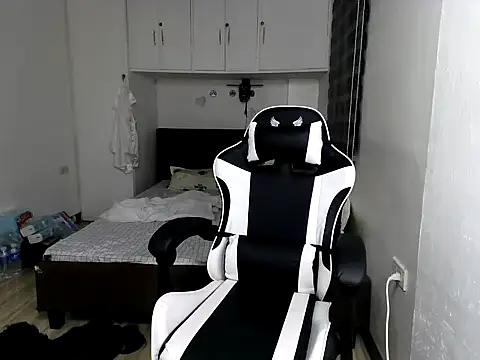 Snapshot of eattmebabyy chatting on November 30, 2025, 12:06 pm eattmebabyy online show from November 30, 2025, 12:06 pm