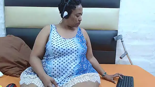 Snapshot of AFRICANBOOTYLICIOUSxxx chatting on October 31, 2025, 7:16 am AFRICANBOOTYLICIOUSxxx online show from October 31, 2025, 7:16 am