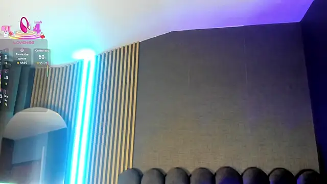 Gina 77 online show from October 25, 2025, 12:04 pm