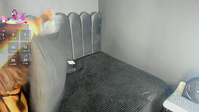 Gina 77 online show from October 15, 2025, 12:24 pm