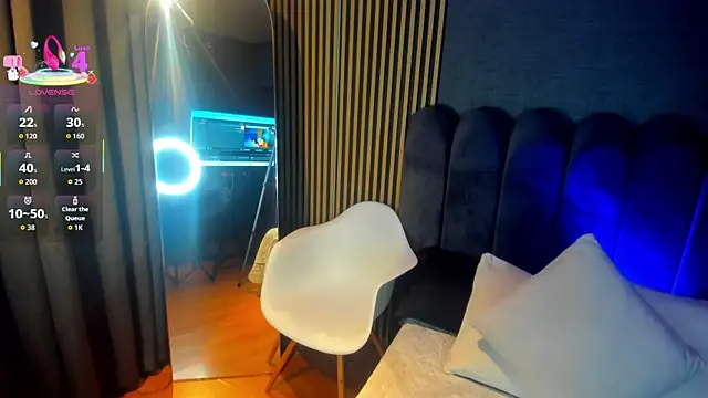 Gina 77 online show from October 20, 2025, 12:06 pm