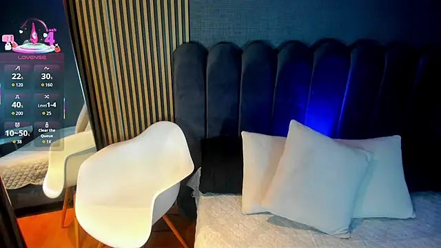 Gina 77 online show from October 11, 2025, 12:06 pm