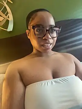 Snapshot of caramel__cremes chatting on October 29, 2025, 12:59 pm caramel  cremes online show from October 29, 2025, 12:59 pm