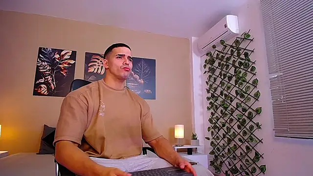 ChristopherBlack  online show from February 16, 2026, 1:10 pm