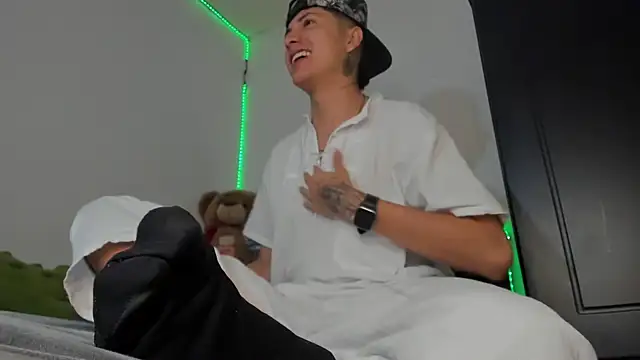 Mateo Escobar online show from November 29, 2025, 11:38 pm