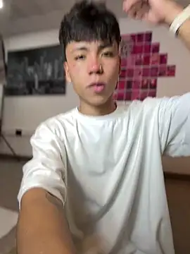 MaxiWildd online show from April 9, 2026, 1:06 pm