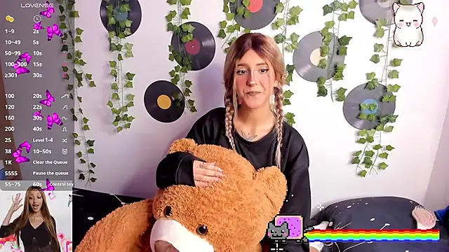 Snapshot of Amy_Moonlight chatting on September 19, 2025, 9:41 pm Amy Moonlight online show from September 19, 2025, 9:41 pm