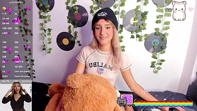 Snapshot of Amy_Moonlight chatting on September 18, 2025, 9:07 pm Amy Moonlight online show from September 18, 2025, 9:07 pm