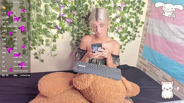 Amy Moonlight online show from April 4, 2026, 8:48 pm