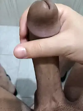 Napolitano22cm online show from December 3, 2025, 3:40 am