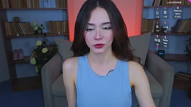 Snapshot of Adetta chatting on November 4, 2025, 10:30 am Adetta online show from November 4, 2025, 10:30 am