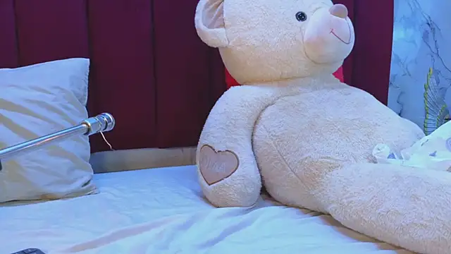 Snapshot of PrincePoppy chatting on November 10, 2025, 8:47 pm PrincePoppy online show from November 10, 2025, 8:47 pm