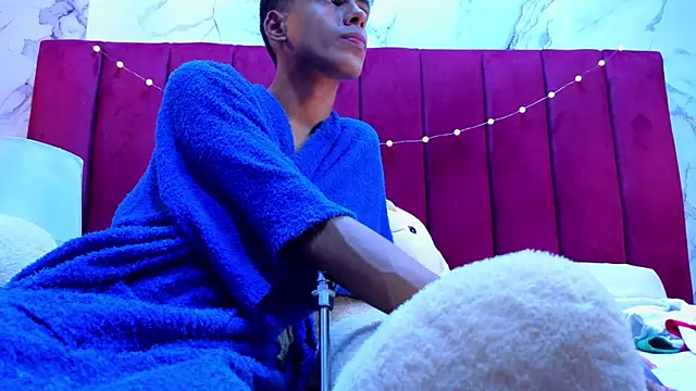 Snapshot of PrincePoppy chatting on December 17, 2025, 8:36 pm PrincePoppy online show from December 17, 2025, 8:36 pm