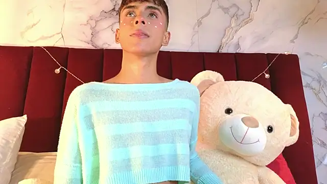 Snapshot of PrincePoppy chatting on October 2, 2025, 8:34 pm PrincePoppy online show from October 2, 2025, 8:34 pm