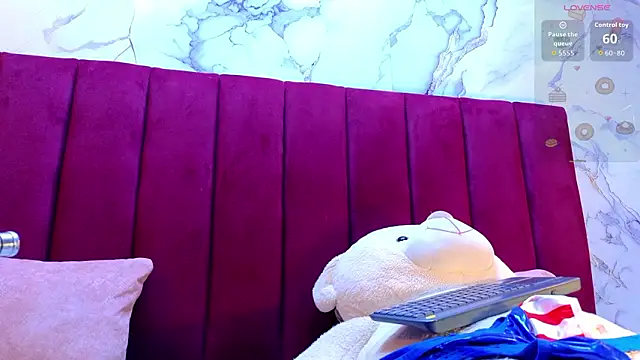 PrincePoppy online show from February 6, 2026, 4:08 am