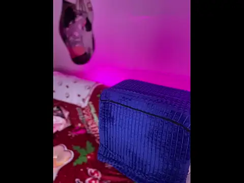 snow doll online show from November 21, 2025, 11:15 pm