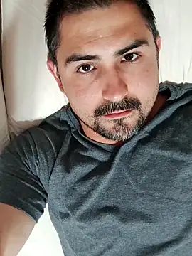 Bradd 32 online show from November 10, 2025, 1:43 am