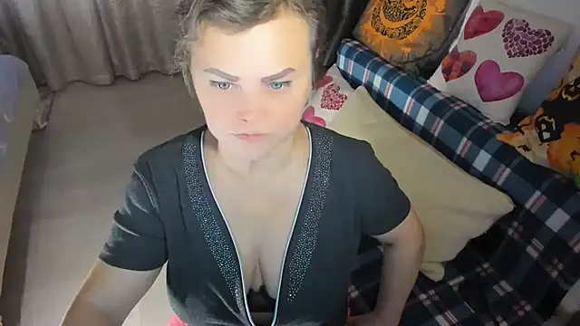 MildMature online show from December 2, 2025, 6:59 am