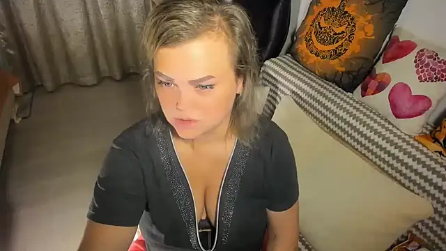 MildMature online show from September 23, 2025, 9:11 pm