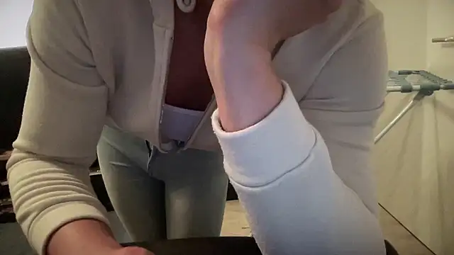 Sweetbooy90 online show from January 18, 2026, 1:42 am