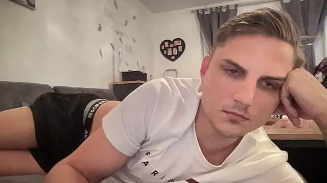 Sweetbooy90 online show from May 21, 2026, 5:32 pm