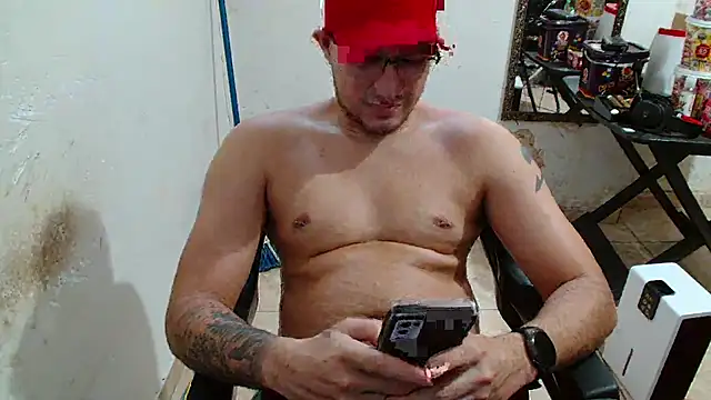 Snapshot of Leonino231 chatting on September 20, 2025, 4:23 pm Leonino231 online show from September 20, 2025, 4:23 pm
