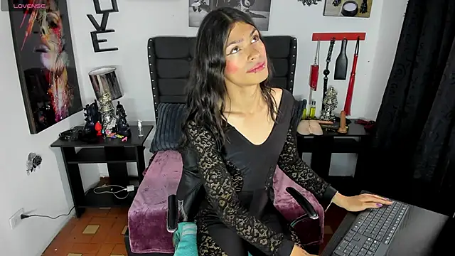 Snapshot of LunarisSmith chatting on February 14, 2026, 7:14 pm LunarisSmith online show from February 14, 2026, 7:14 pm