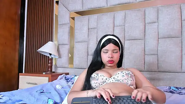 Snapshot of PamelaCullen chatting on October 30, 2025, 5:32 pm PamelaCullen online show from October 30, 2025, 5:32 pm