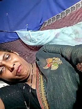 Snapshot of Savita992 chatting on May 8, 2026, 8:07 am Savita992 online show from May 8, 2026, 8:07 am