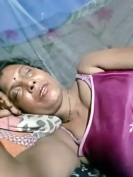 Snapshot of Savita992 chatting on July 12, 2026, 7:26 pm Savita992 online show from July 12, 2026, 7:26 pm
