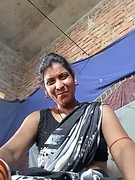 Snapshot of Savita992 chatting on May 24, 2026, 8:25 am Savita992 online show from May 24, 2026, 8:25 am
