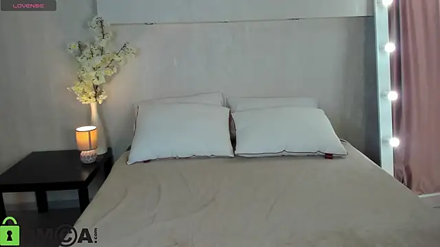 Snapshot of Adelina_Bliss chatting on May 4, 2026, 9:45 am Adelina Bliss online show from May 4, 2026, 9:45 am
